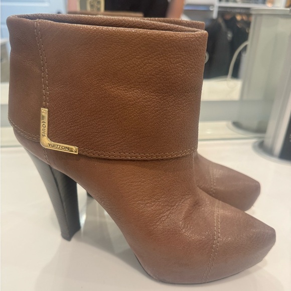 Louis Vuitton Booties - Picture 3 of 13